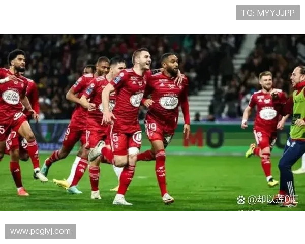 在你心中闪耀的足球明星与他们的传奇故事