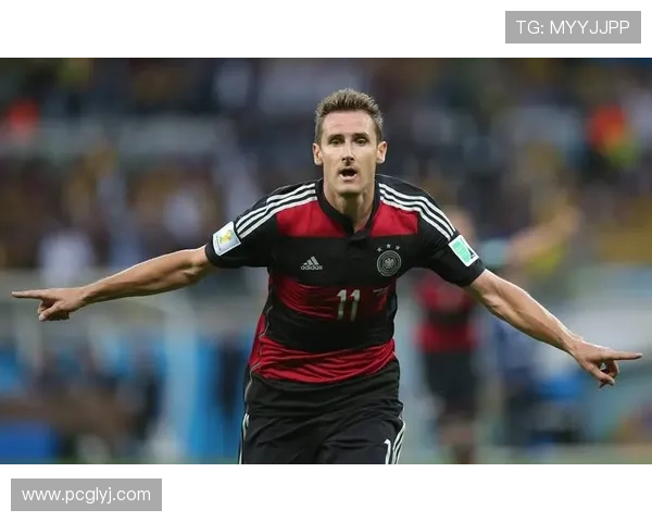 朗牙度足球明星的辉煌历程与对足球界的深远影响探讨 朗牙度足球明星的辉煌历程与对足球界的深远影响探讨